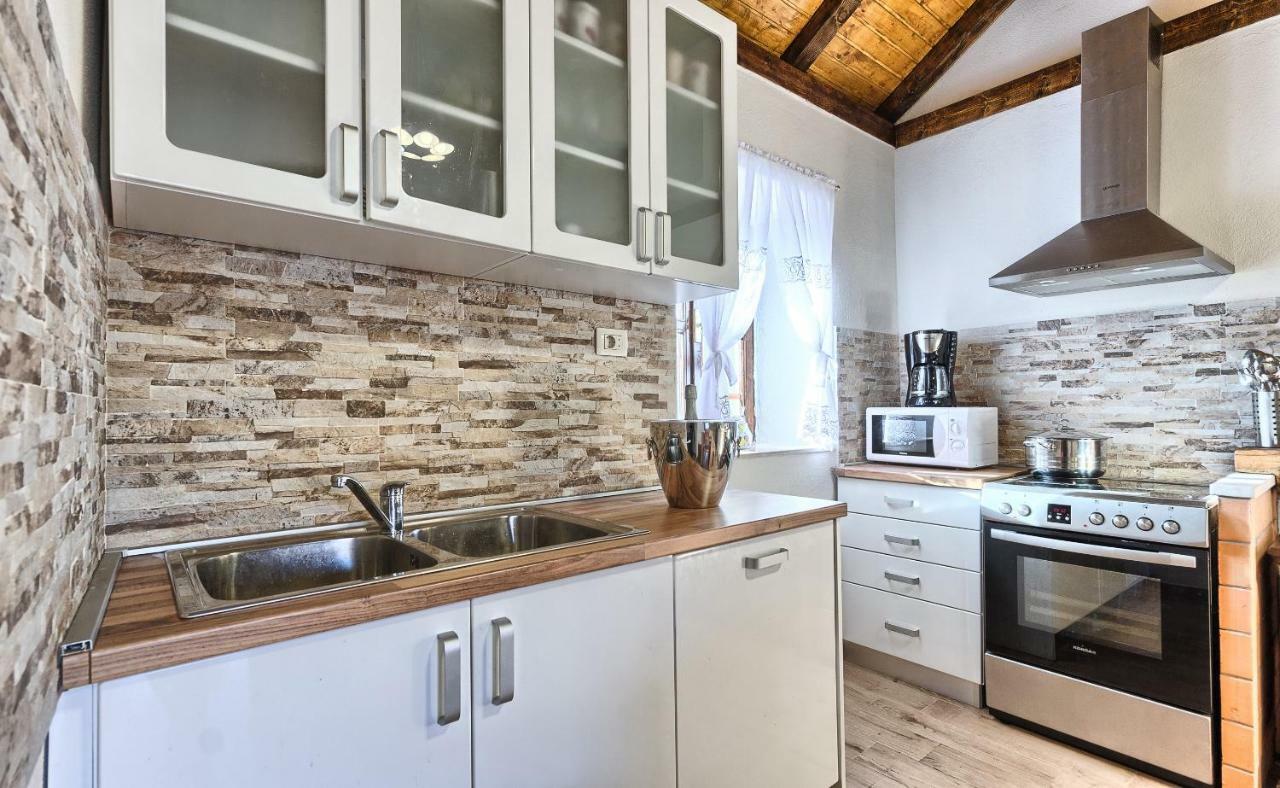 Dalmatia Stone House - Heated Pool Guest House Biorine Екстериор снимка